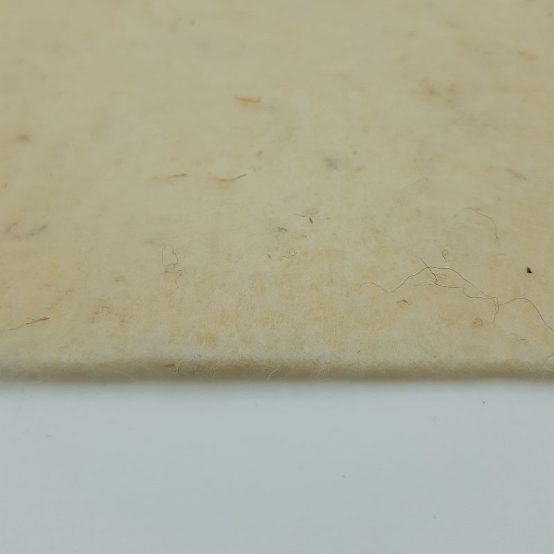 Épaisseur de feutre de laine écrue 200g/m2 - magasin Terre de Laine