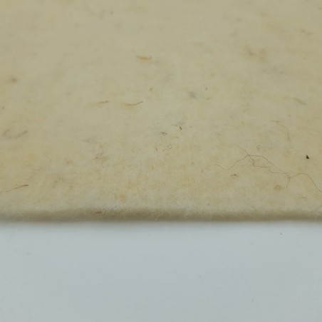 Épaisseur de feutre de laine écrue 200g/m2 - magasin Terre de Laine