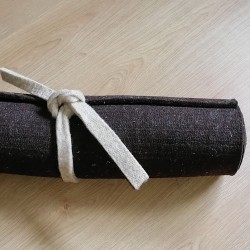 Tapis de yoga en laine marron burel - Moutons du Massif central - Terre de Laine