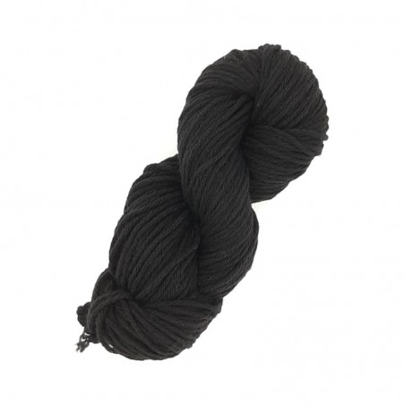 Écheveau de laine 6/8 (référence T100) noir - Laine locale du Massif central.