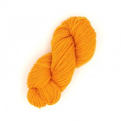 Écheveau de laine 3/8 (référence T440) jaune poussin - Laine locale du Massif central.