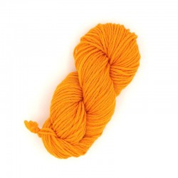 Écheveau de laine 6/8 (référence T440) jaune poussin - Laine locale du Massif central.