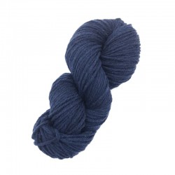 Écheveau de laine 6/8 (référence T340) bleu marine - Laine locale du Massif central.
