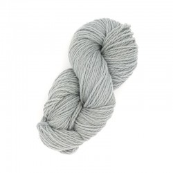 Écheveau de laine 1/2/S (référence T120) bleu gris - Laine locale du Massif central.