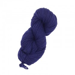 Écheveau de laine 1/2/S (référence T600) violine - Laine locale du Massif central.