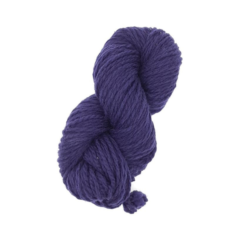Écheveau de laine 2/S (référence T600) violine - Laine locale du Massif central.
