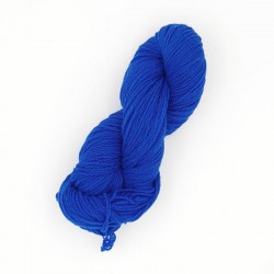 Écheveau de laine 3/8 (référence T330) bleu roi - Laine locale du Massif central.