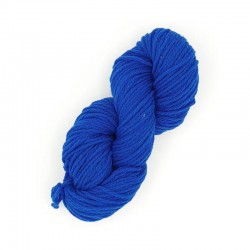 Écheveau de laine 6/8 (référence T330) bleu roi - Laine locale du Massif central.