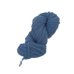 Écheveau de laine 3/8 (référence T320) bleu métal - Laine locale du Massif central.